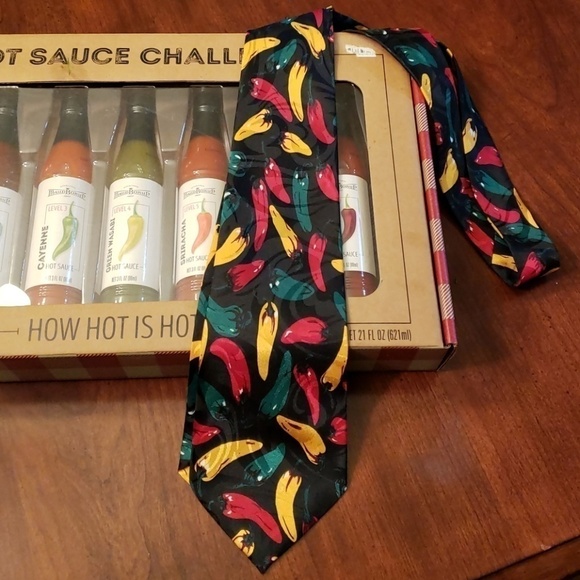 STEVEN Harris Hot Pepper Tie 58" x 4" - Picture 1 of 4